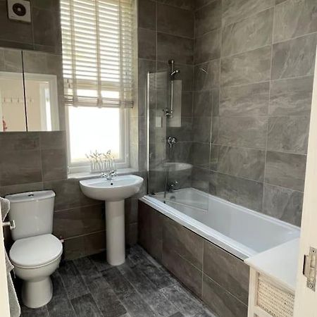 One Bedroom Apartment In The Centre Of Llandudno Exterior foto